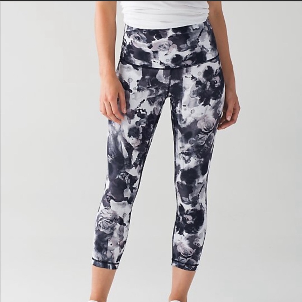 Lululemon Wunder Under High Waisted Crop